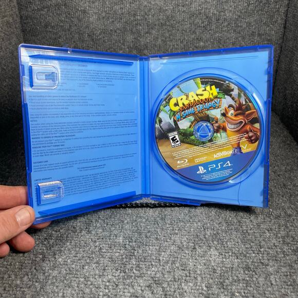 Sony Playstation 4 PS4 Crash Bandicoot N Sane Trilogy 2017 - Picture 2 of 3